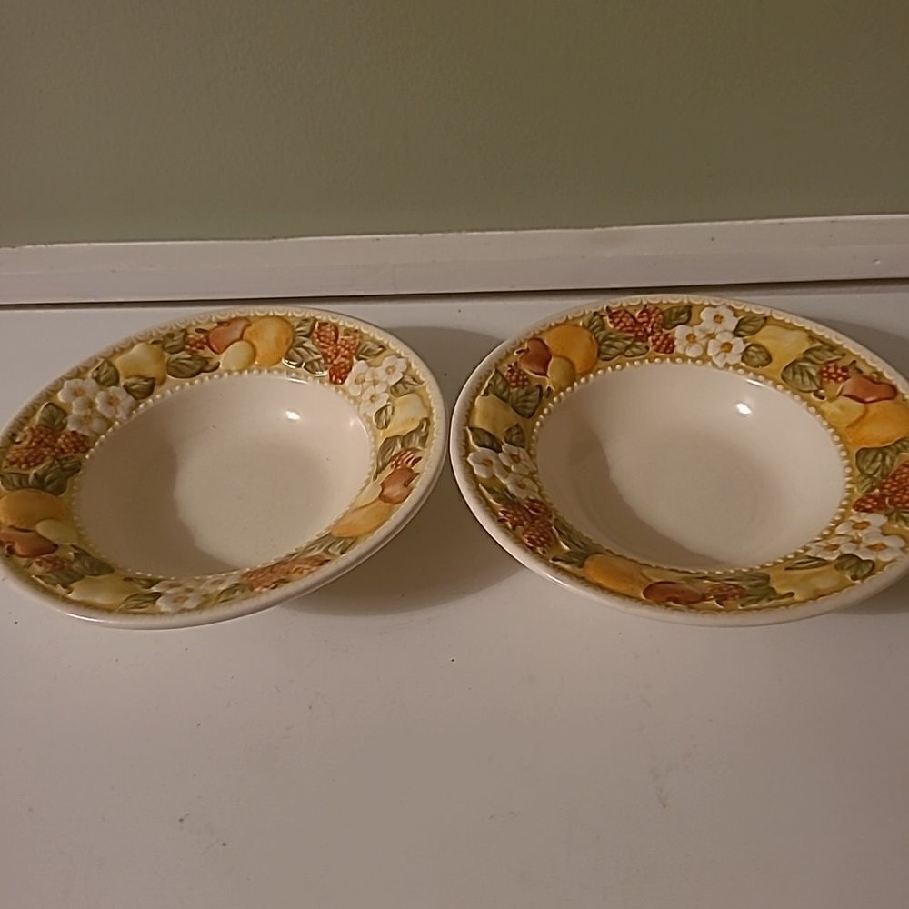 Set of Two Metlox Bowls